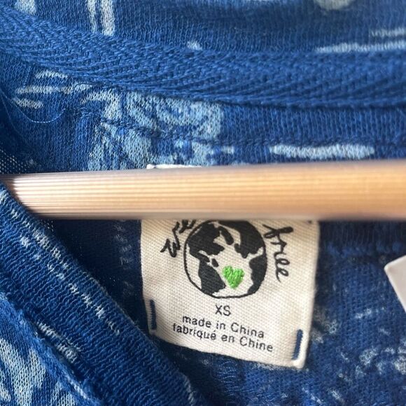 Free People Bali Backpacker Short Sleeve‎ Linen TShirt Blue Print XS NWT - Picture 12 of 12